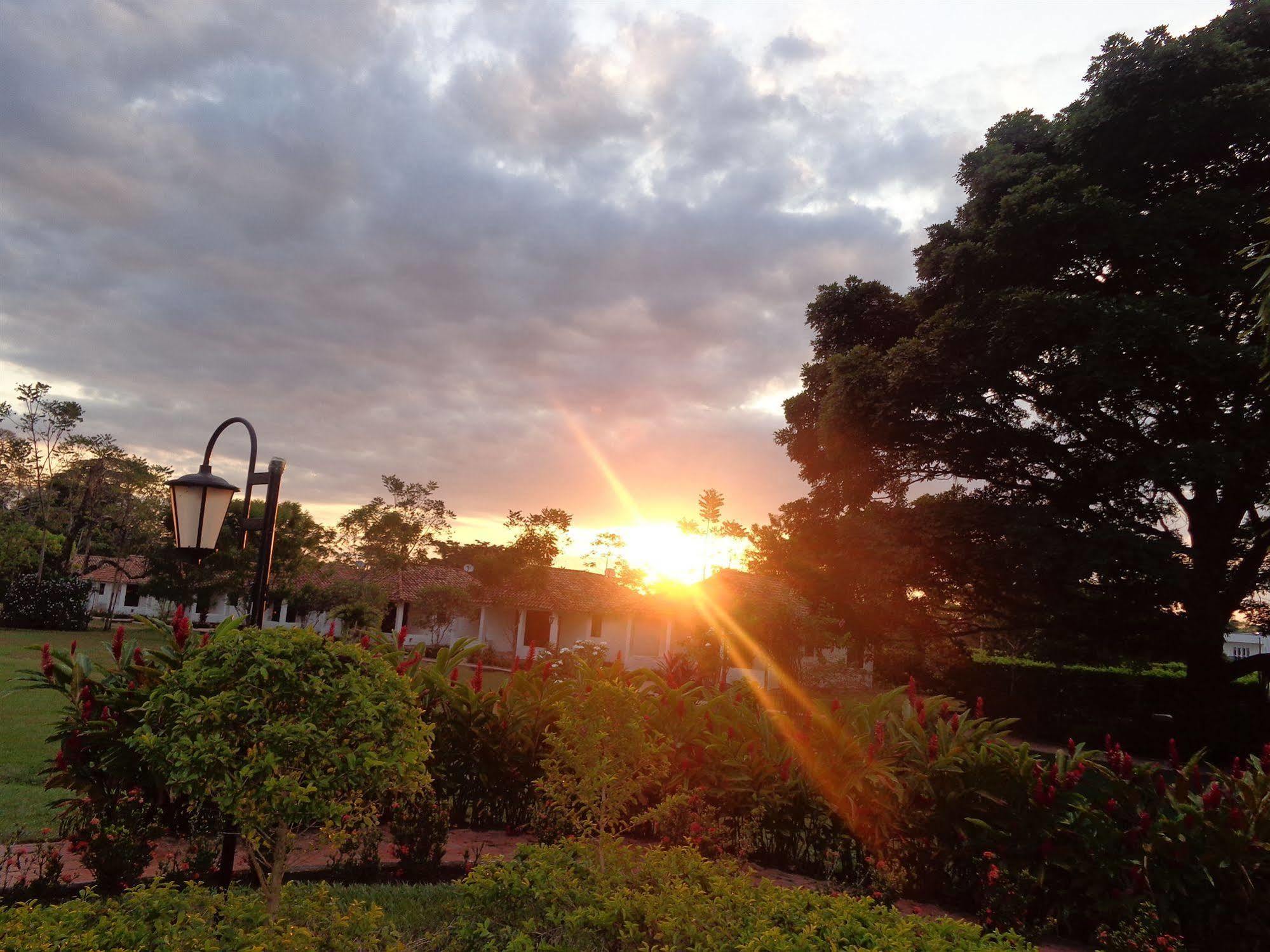 Hotel Campestre Arboretto Villavicencio Exteriör bild