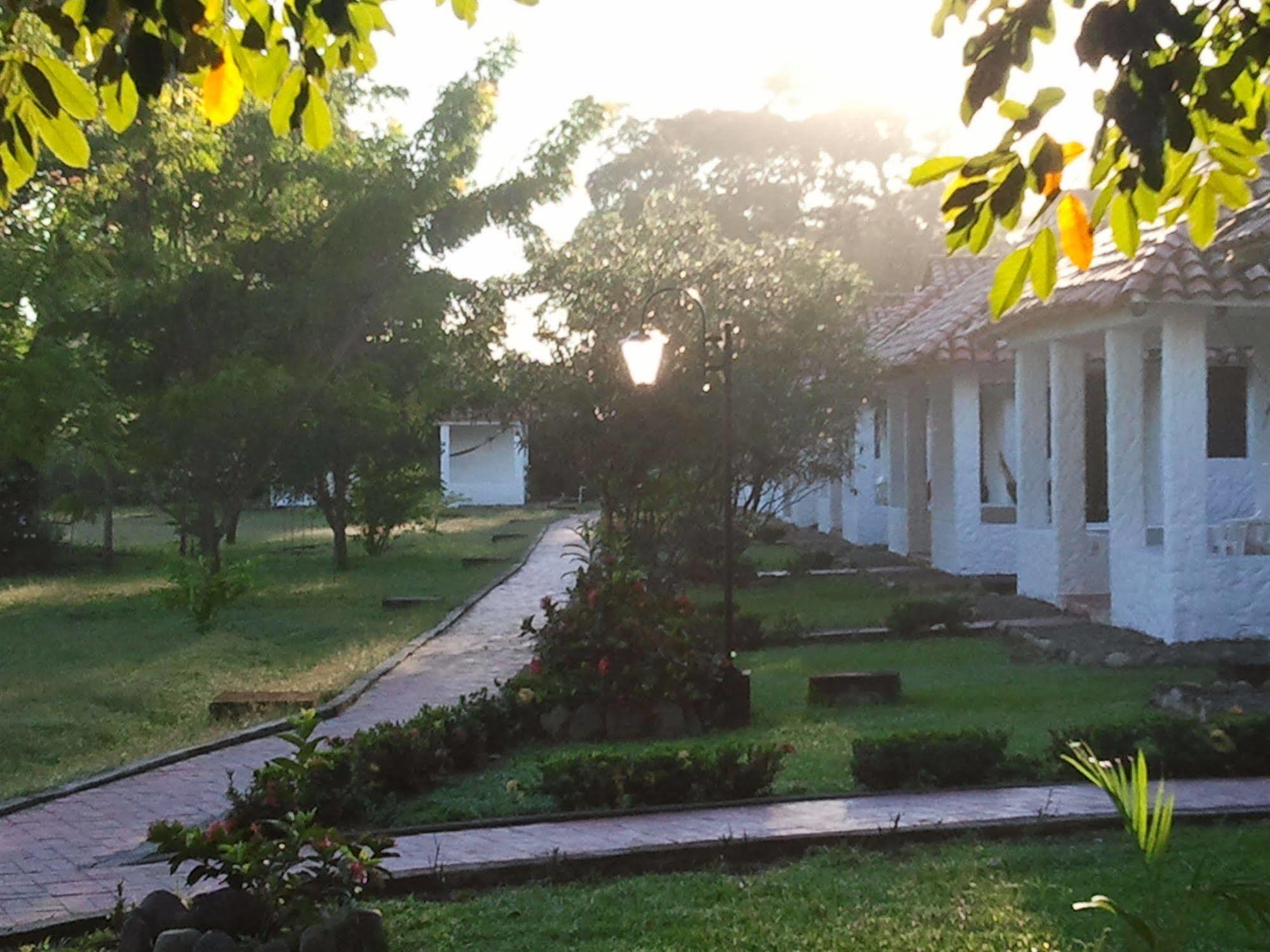 Hotel Campestre Arboretto Villavicencio Exteriör bild