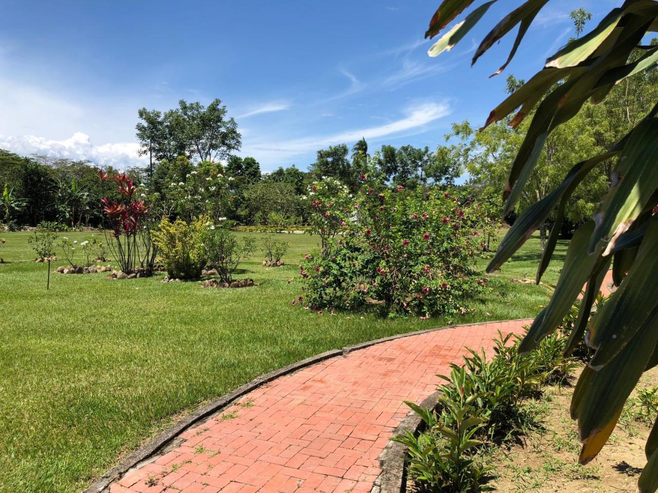 Hotel Campestre Arboretto Villavicencio Exteriör bild