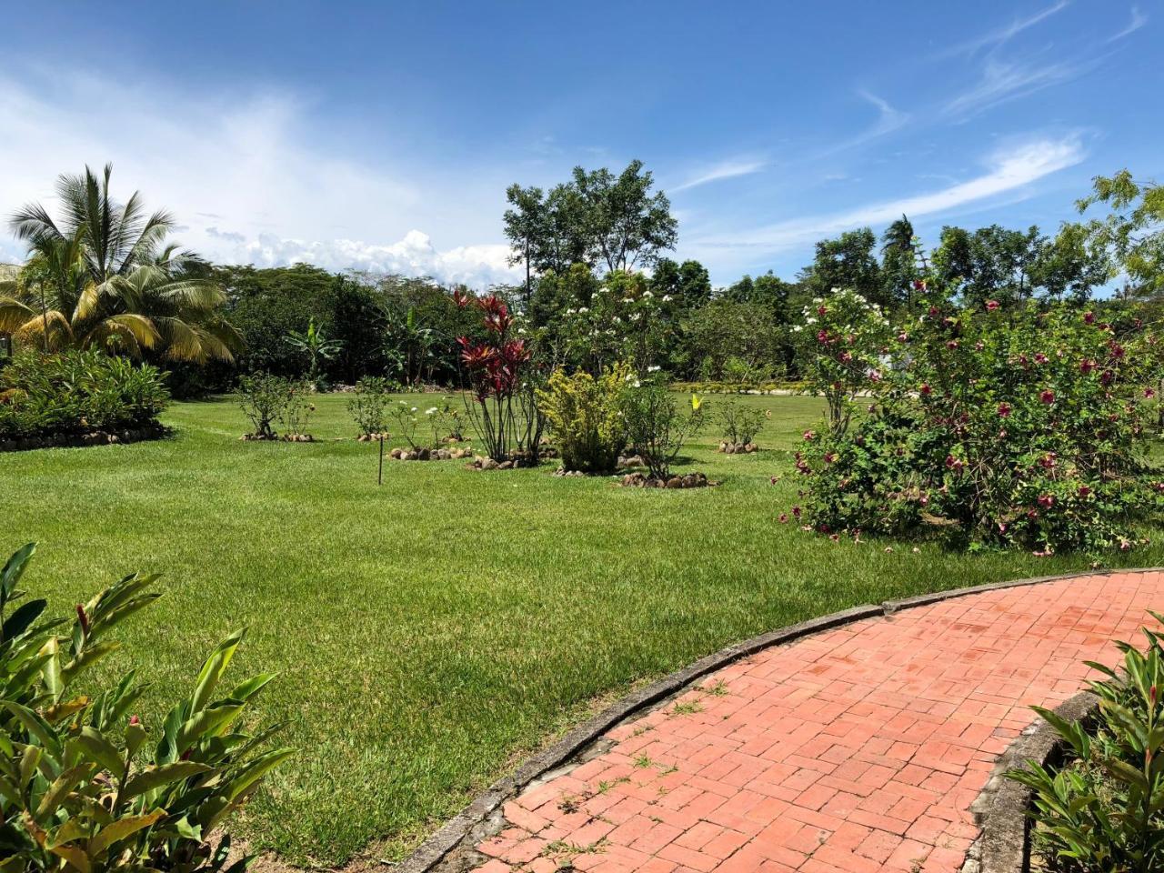 Hotel Campestre Arboretto Villavicencio Exteriör bild